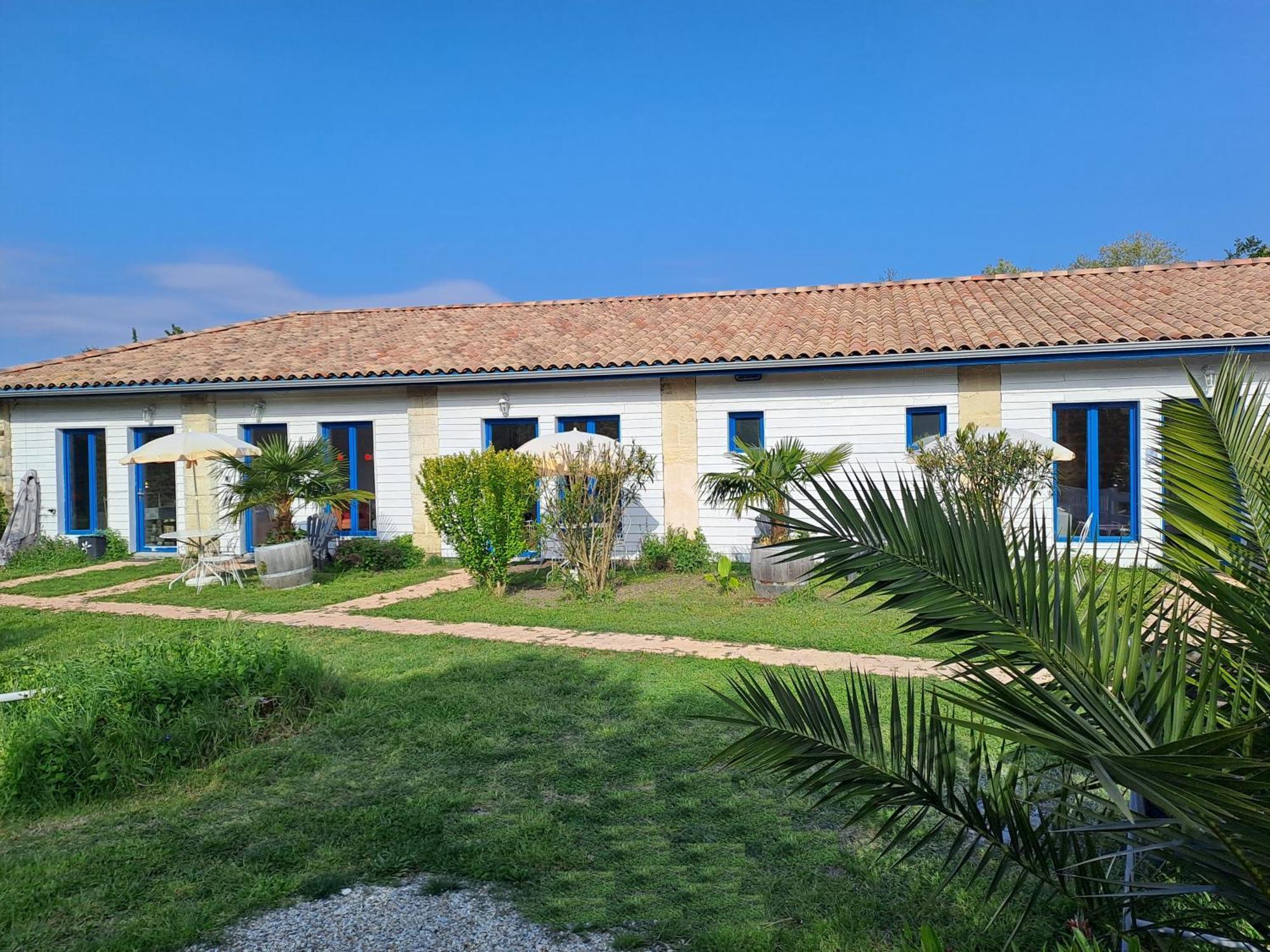 La Cadournaise Bed & Breakfast Saint-Seurin-de-Cadourne Exterior photo