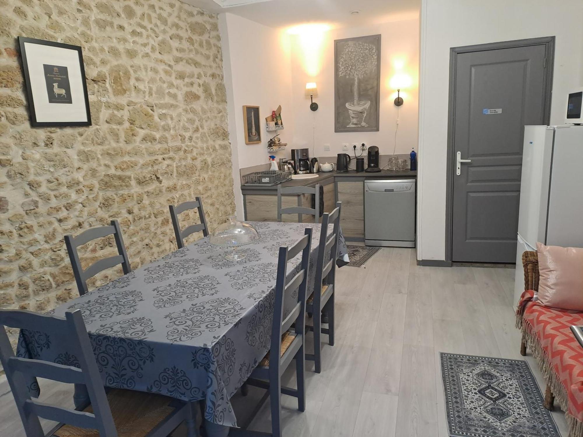 La Cadournaise Bed & Breakfast Saint-Seurin-de-Cadourne Exterior photo