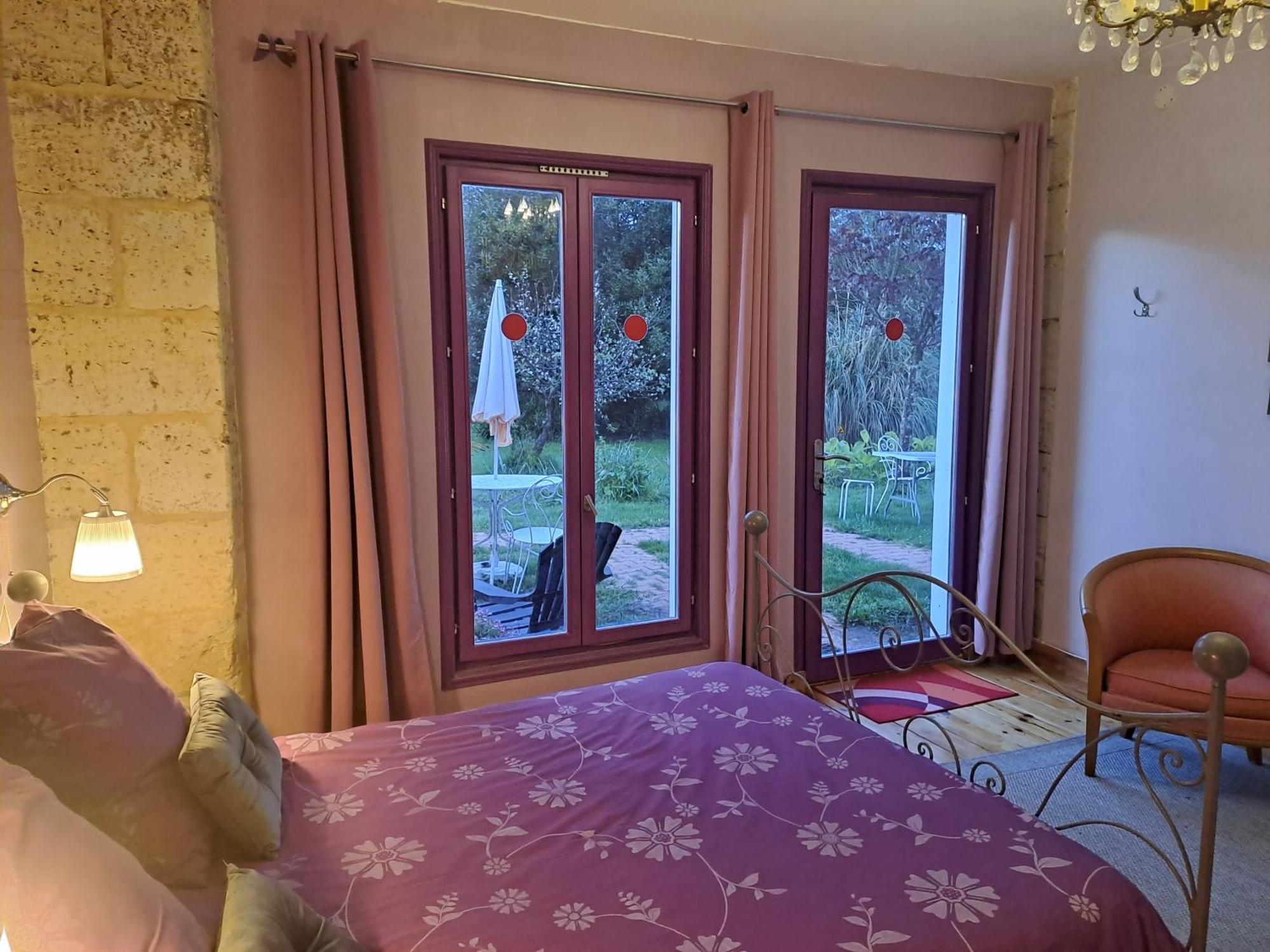La Cadournaise Bed & Breakfast Saint-Seurin-de-Cadourne Exterior photo