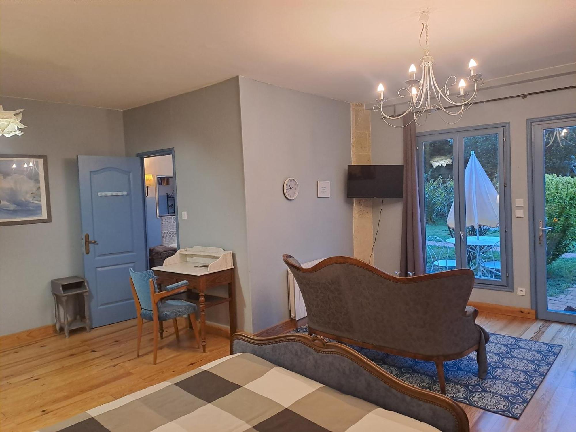 La Cadournaise Bed & Breakfast Saint-Seurin-de-Cadourne Exterior photo