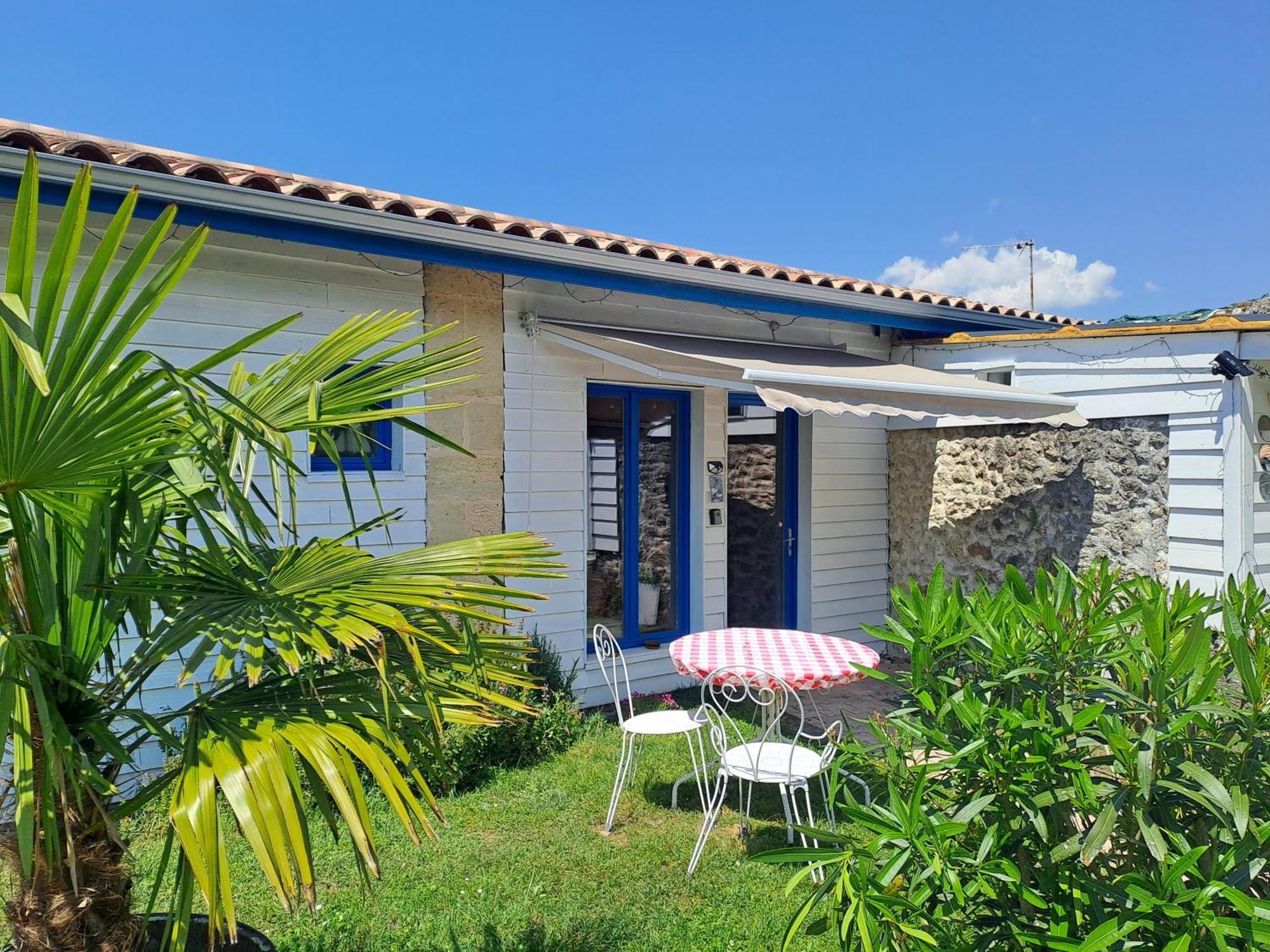 La Cadournaise Bed & Breakfast Saint-Seurin-de-Cadourne Exterior photo