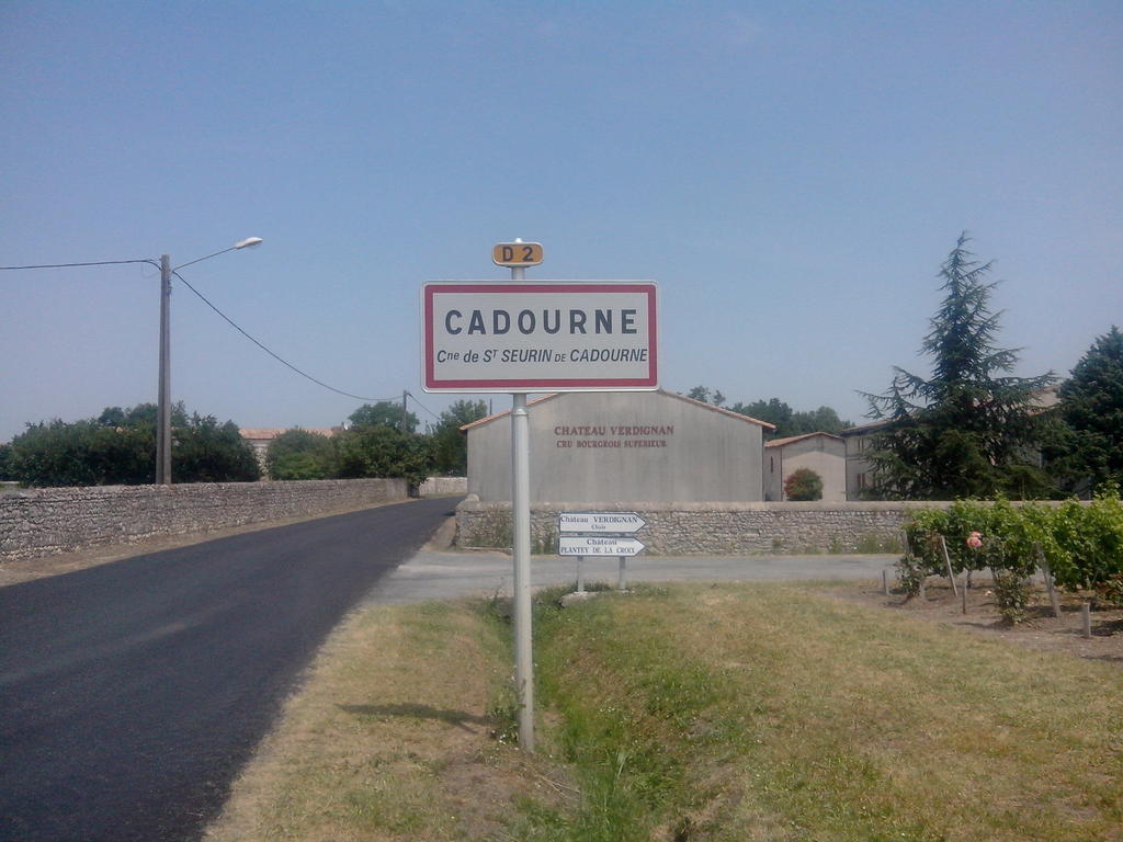 La Cadournaise Bed & Breakfast Saint-Seurin-de-Cadourne Room photo