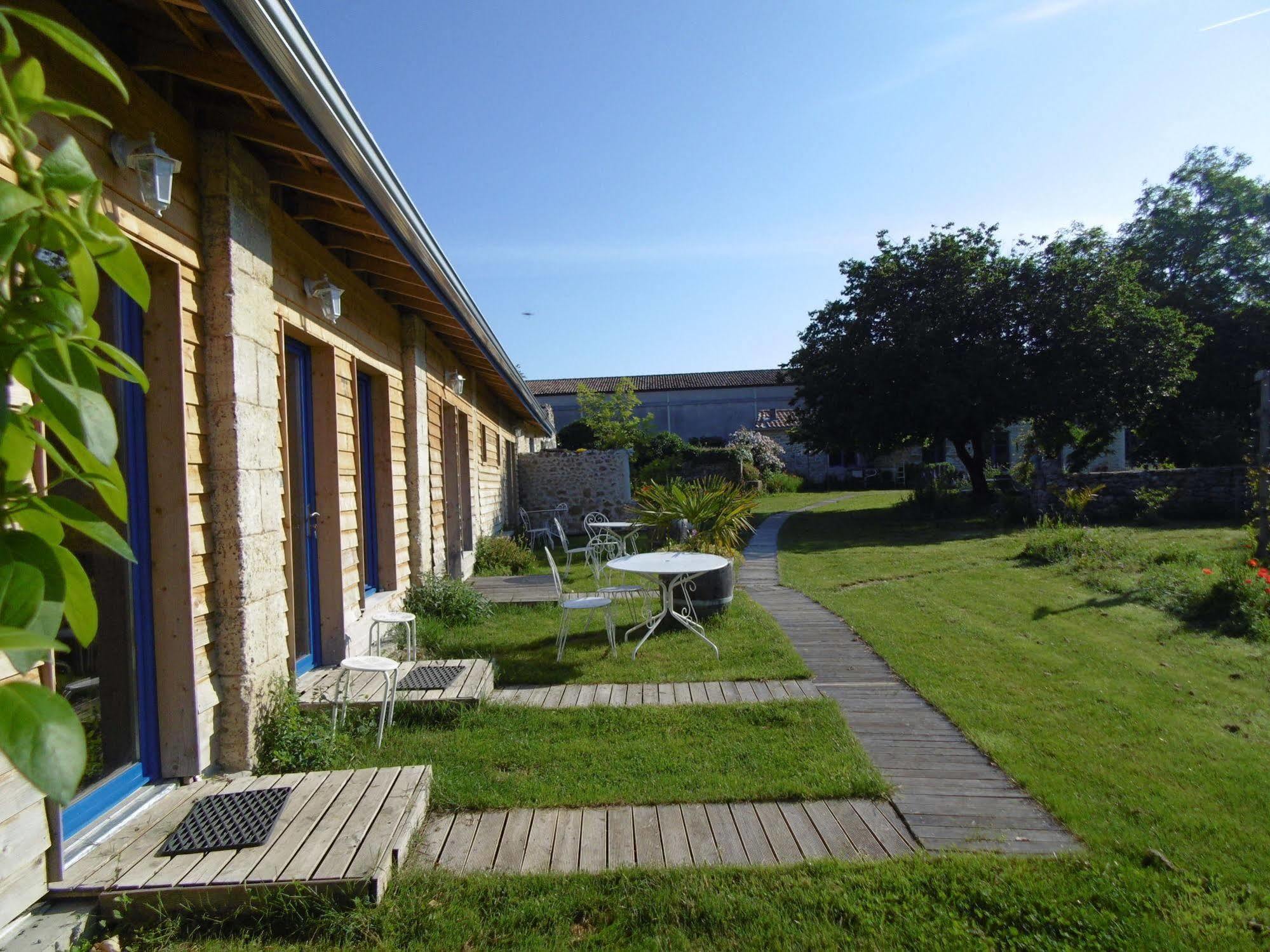 La Cadournaise Bed & Breakfast Saint-Seurin-de-Cadourne Exterior photo